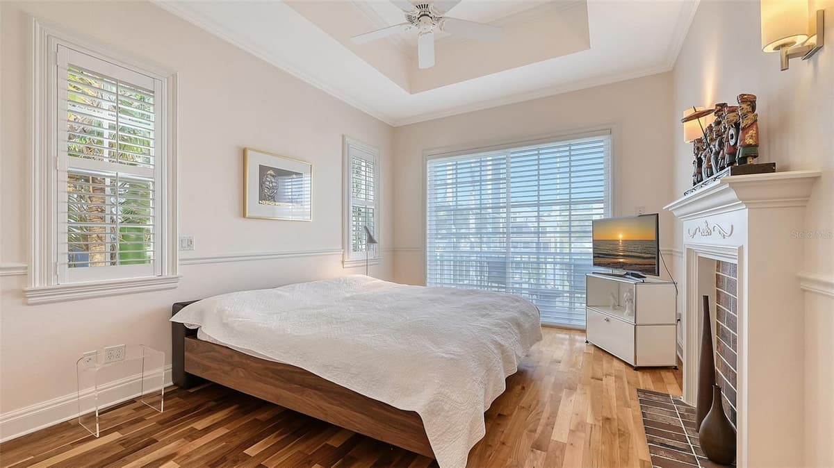 5024 COMMONWEALTH DRIVE — photo 33 of 50