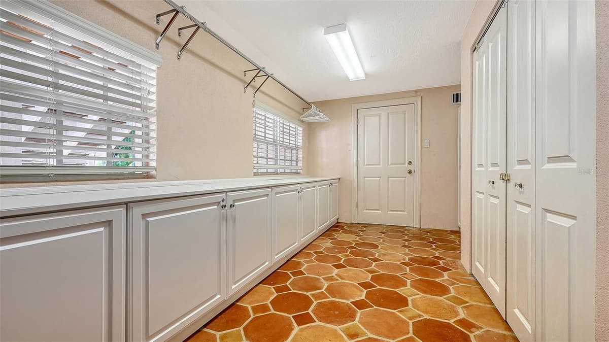 5024 COMMONWEALTH DRIVE — photo 45 of 50