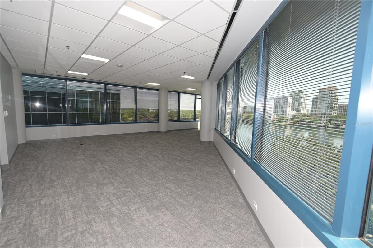 225 ROBINSON STREET — photo 17 of 37