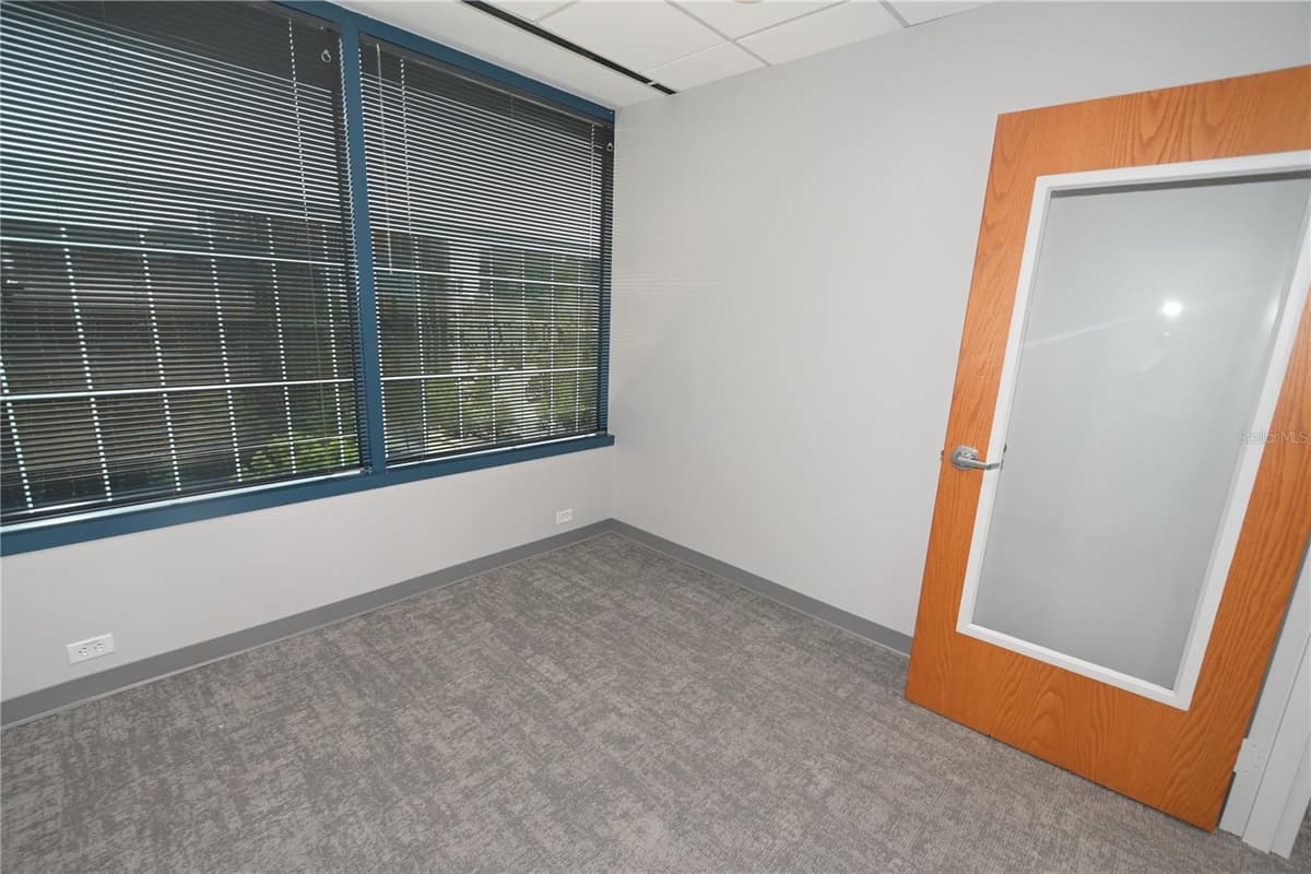 225 ROBINSON STREET — photo 23 of 37