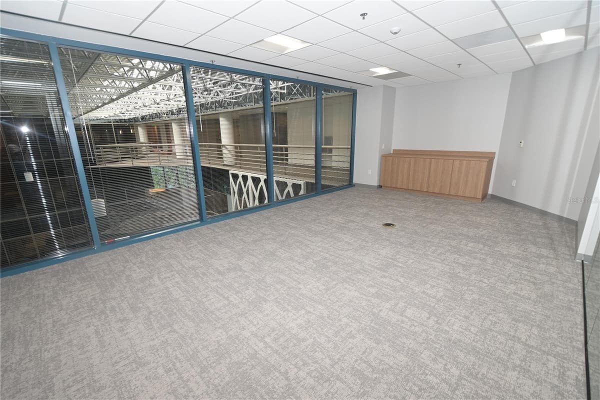 225 ROBINSON STREET — photo 10 of 37