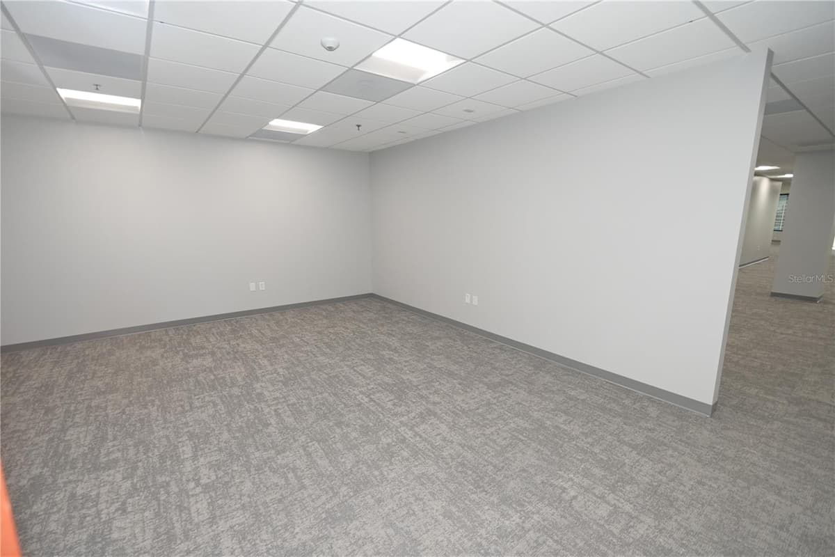 225 ROBINSON STREET — photo 8 of 37