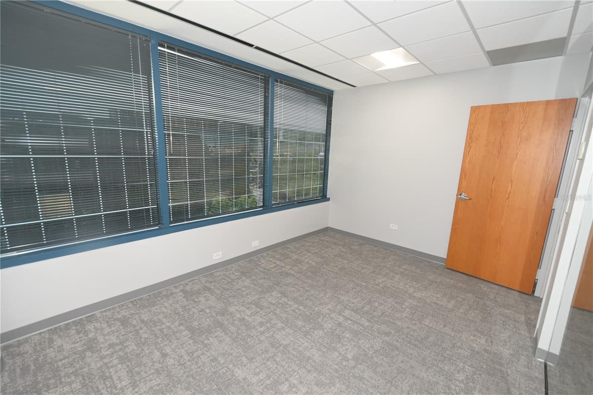 225 ROBINSON STREET — photo 25 of 37