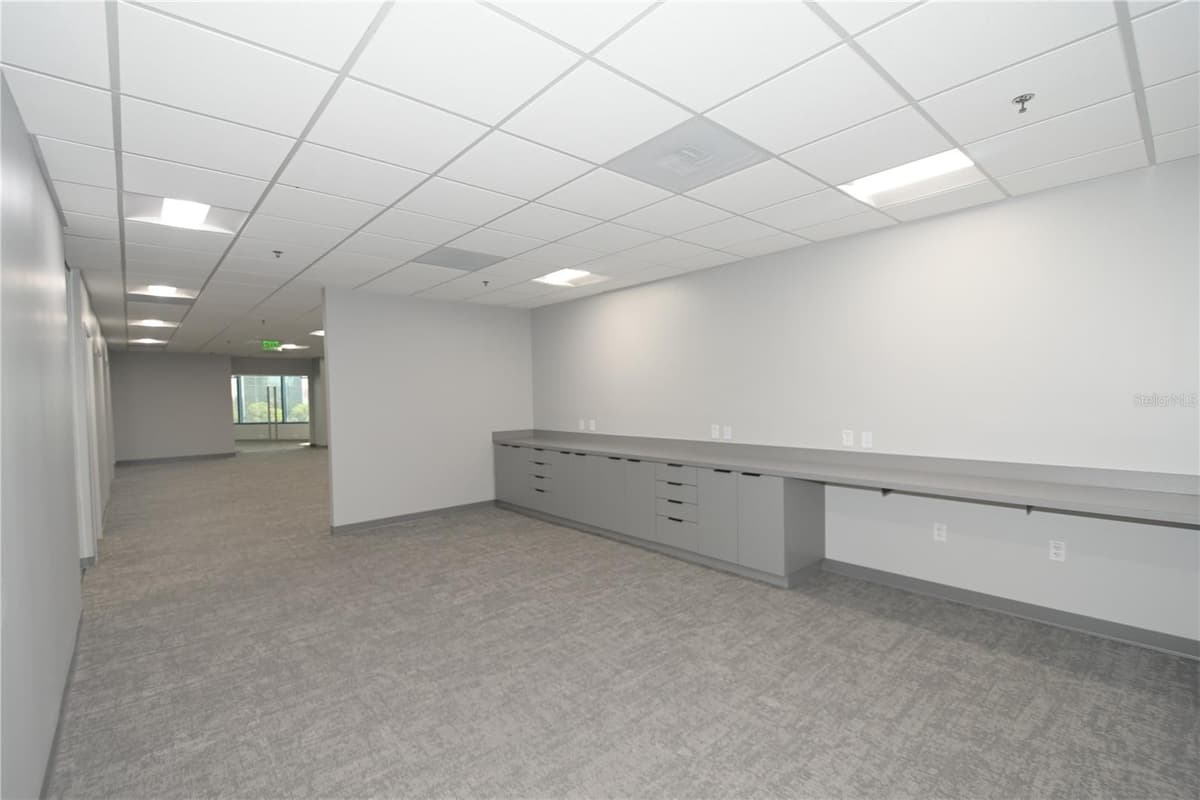 225 ROBINSON STREET — photo 24 of 37