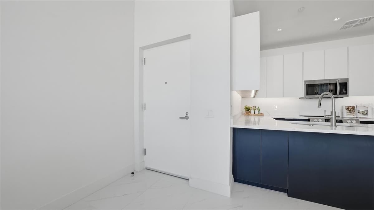 430 KUMQUAT COURT — photo 14 of 92
