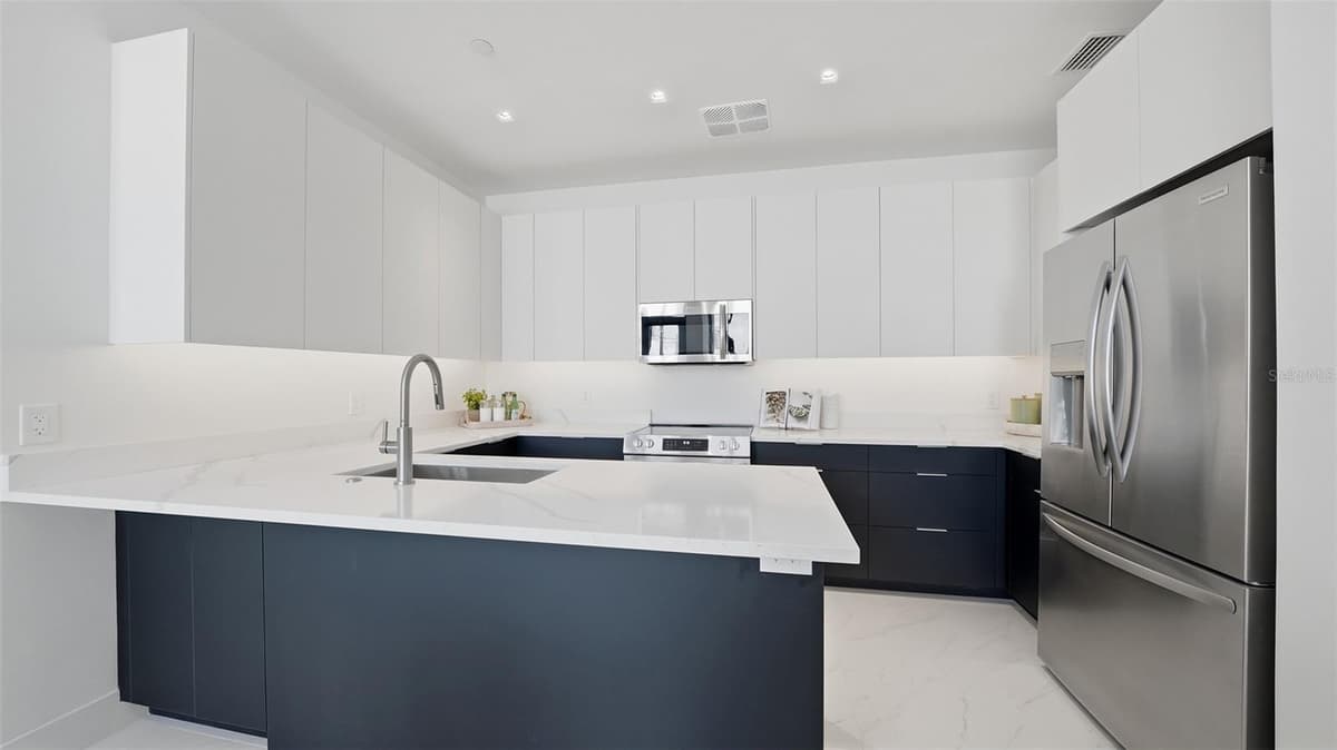 430 KUMQUAT COURT — photo 16 of 92
