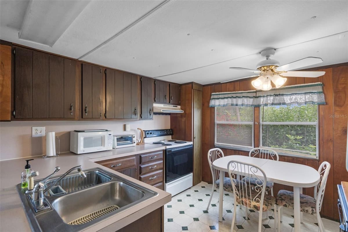 4365 CANAL ROAD — photo 38 of 47