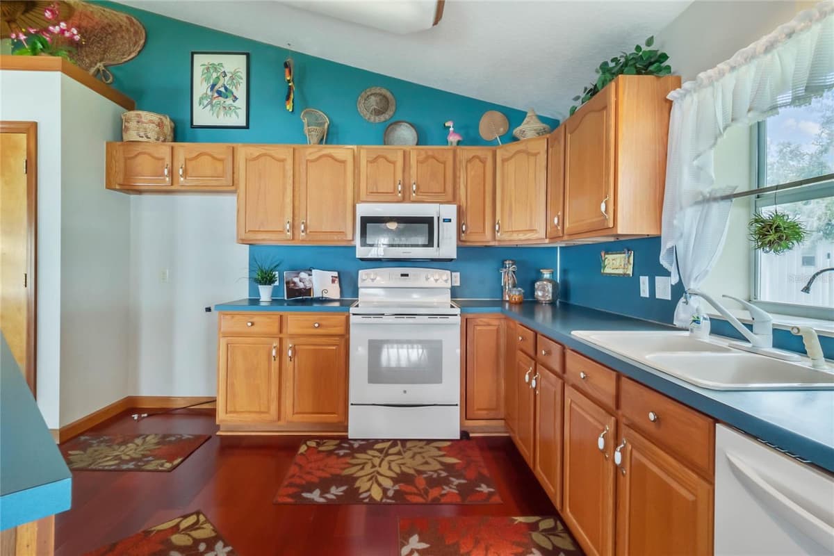 4365 CANAL ROAD — photo 11 of 47
