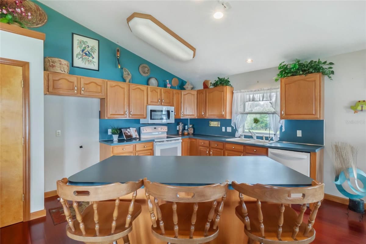 4365 CANAL ROAD — photo 9 of 47