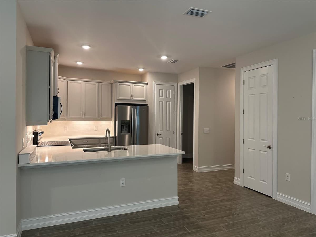 240 IBIZA LOOP — photo 3 of 11