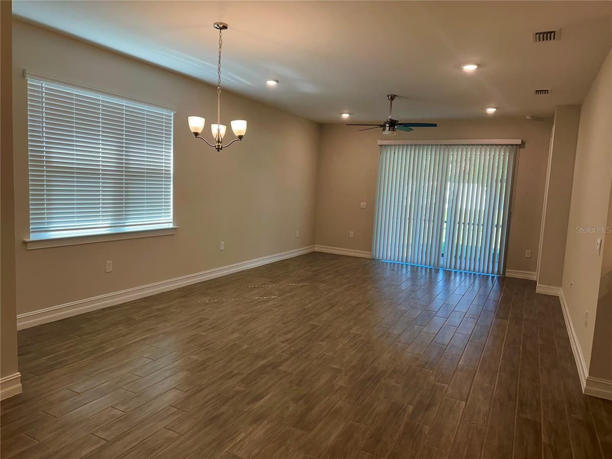 240 IBIZA LOOP — photo 2 of 11