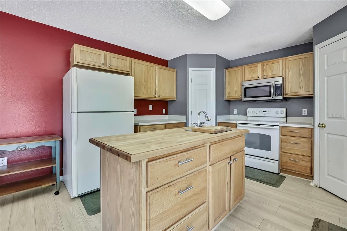 11257 PERSIMMON AVENUE — photo 39 of 50