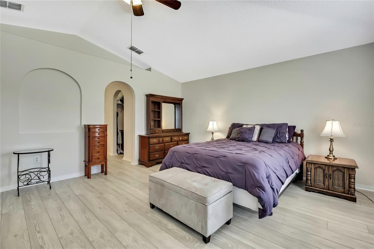 11257 PERSIMMON AVENUE — photo 17 of 50
