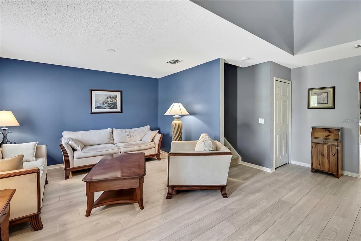 11257 PERSIMMON AVENUE — photo 11 of 50