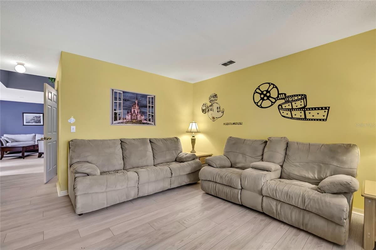 11257 PERSIMMON AVENUE — photo 7 of 50
