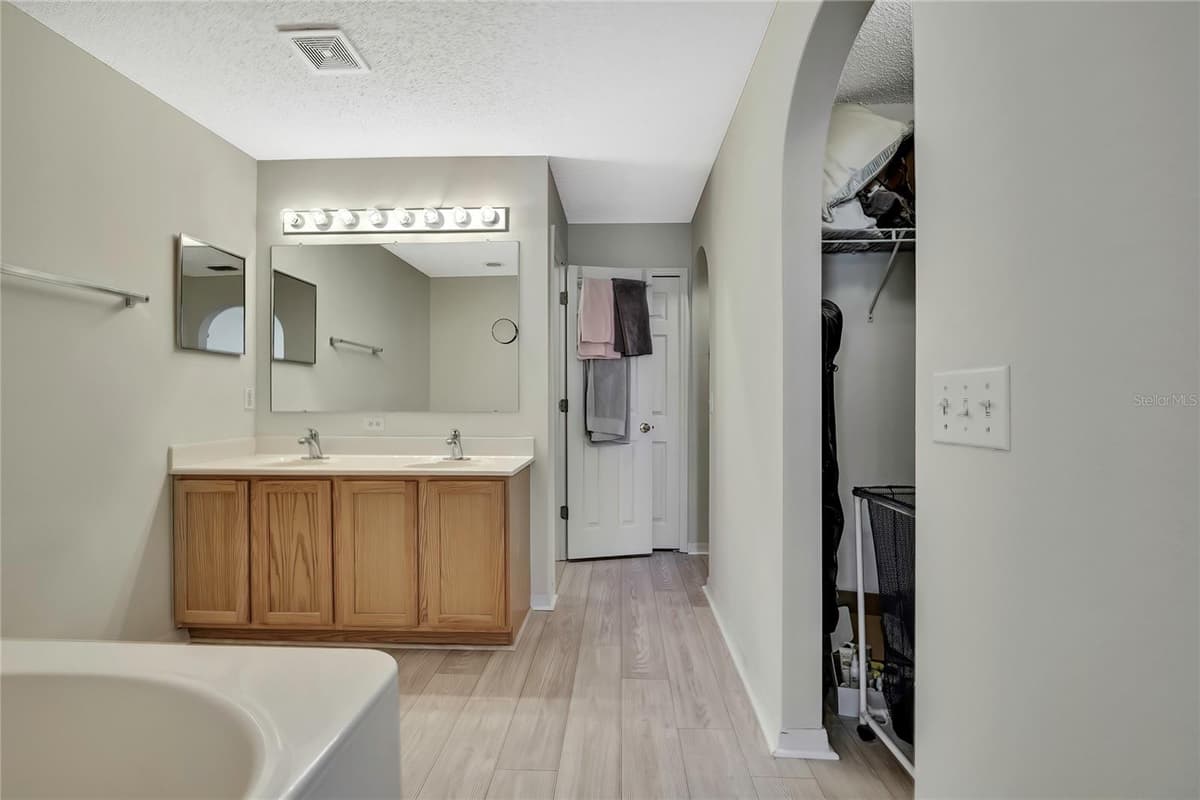 11257 PERSIMMON AVENUE — photo 19 of 50