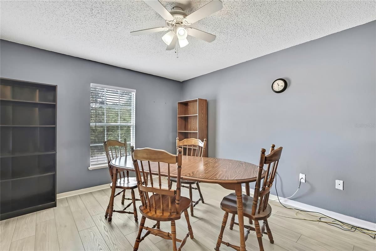 11257 PERSIMMON AVENUE — photo 15 of 50