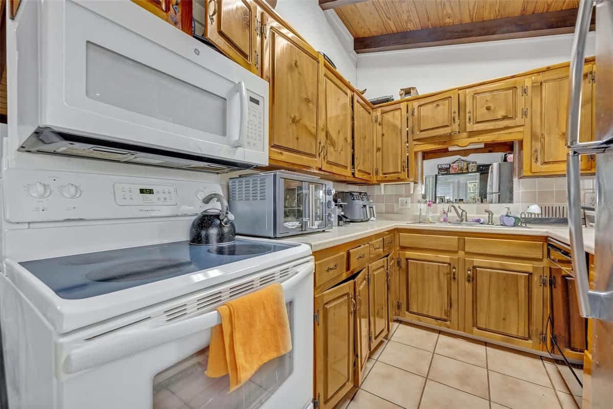 11424 WESTWOOD BOULEVARD — photo 13 of 56