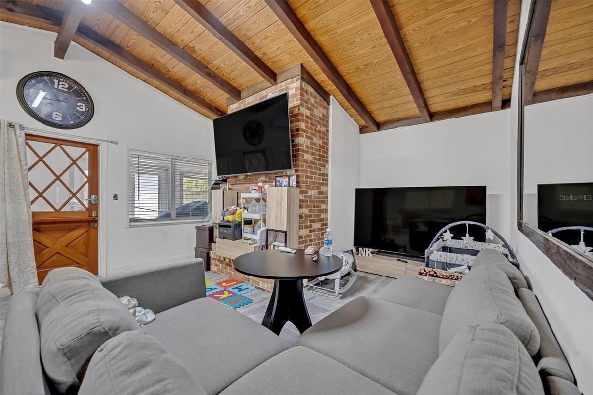 11424 WESTWOOD BOULEVARD — photo 9 of 56