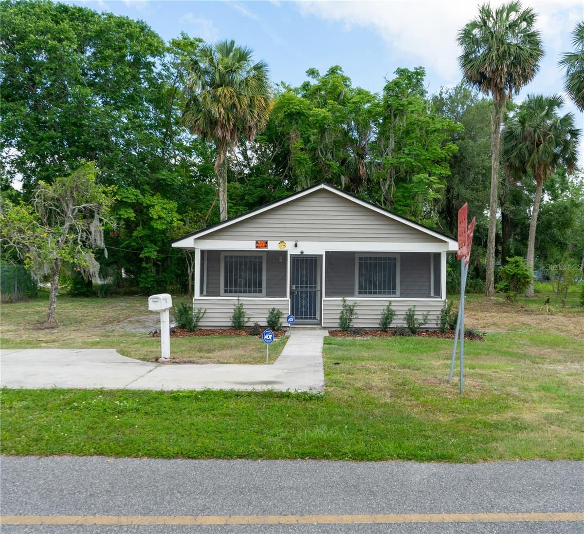 1307 RAILROAD AVENUE — photo 1 of 10