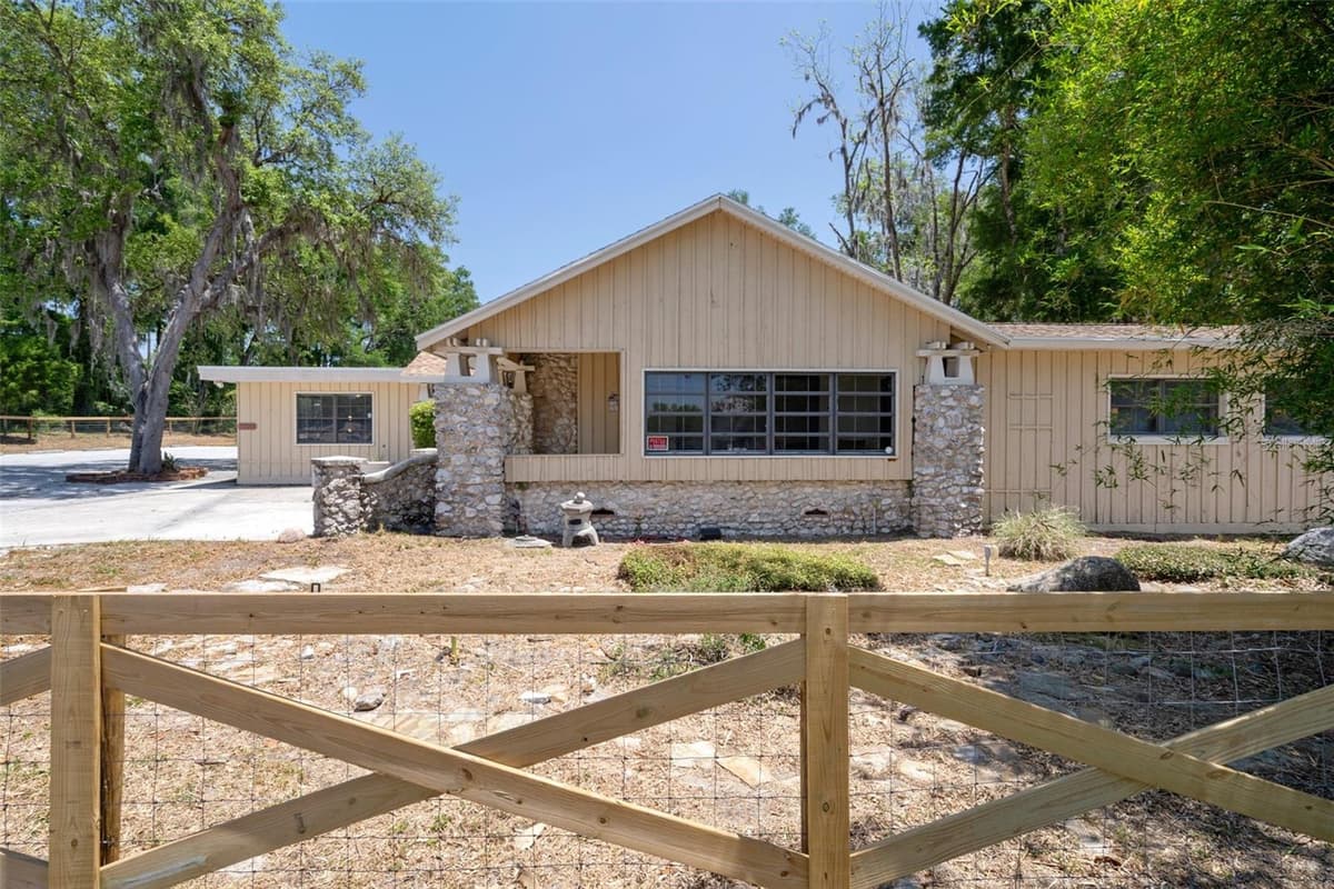 3729 LECANTO HIGHWAY — photo 4 of 84