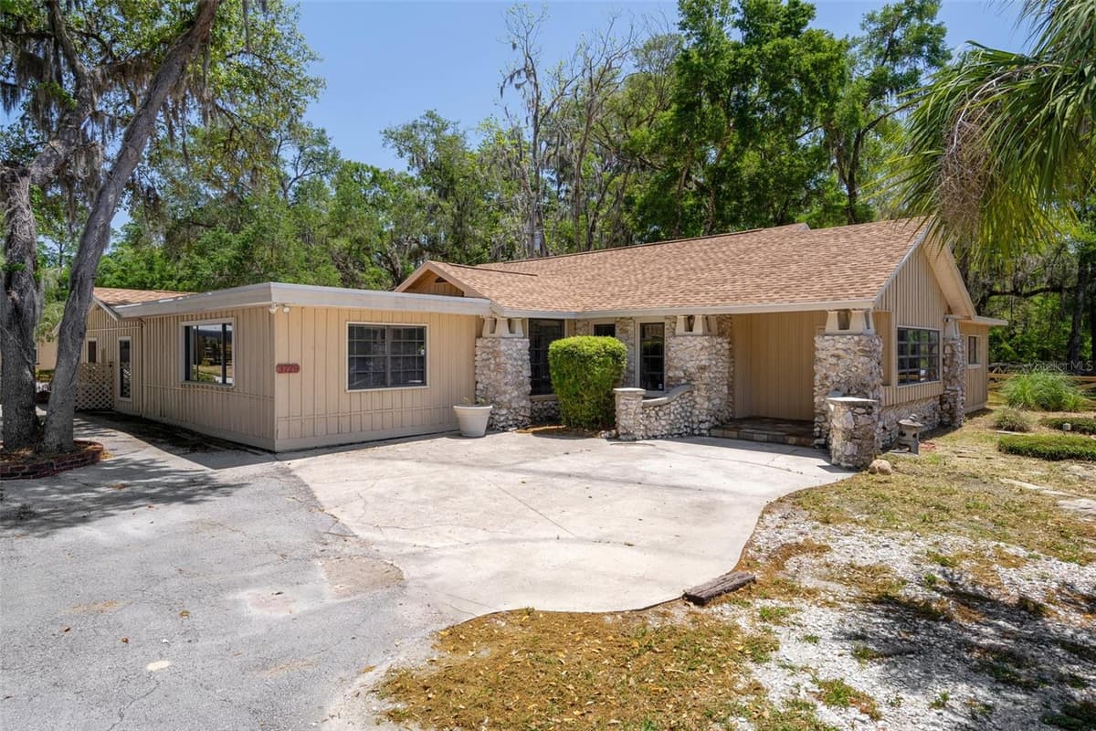 3729 LECANTO HIGHWAY — photo 6 of 84