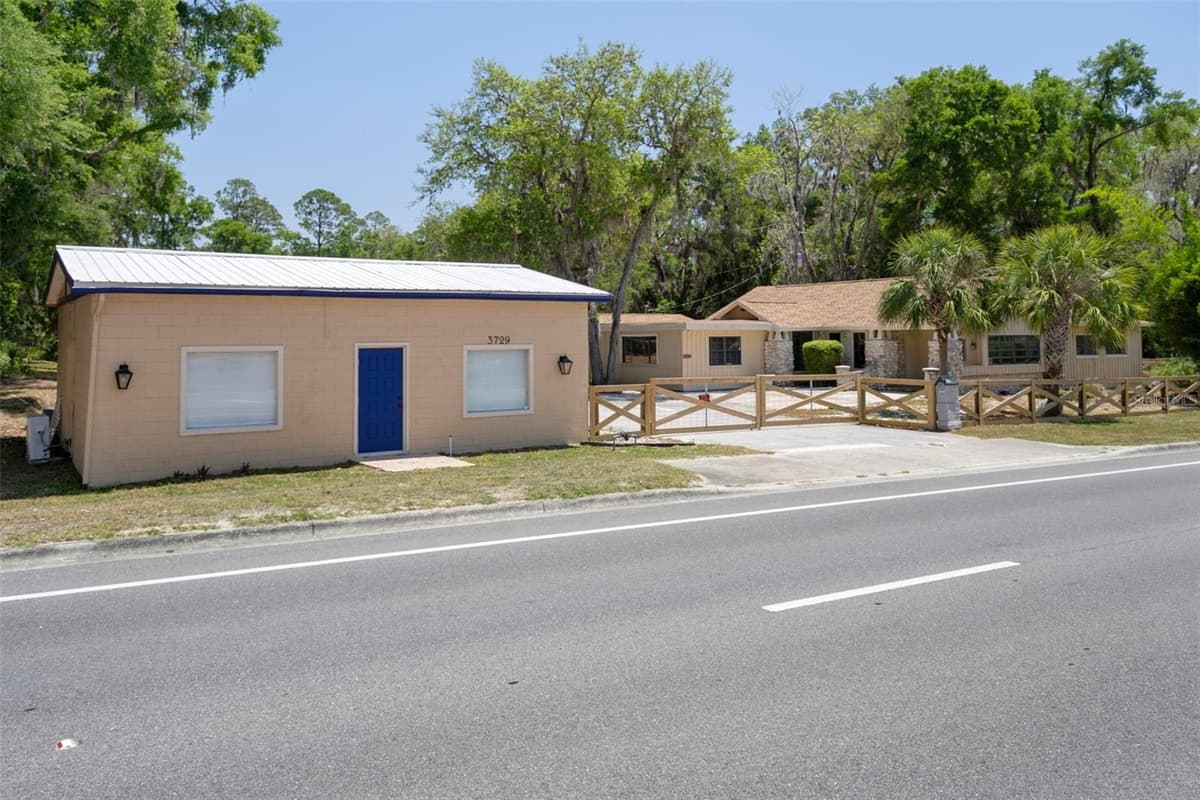 3729 LECANTO HIGHWAY — photo 2 of 84