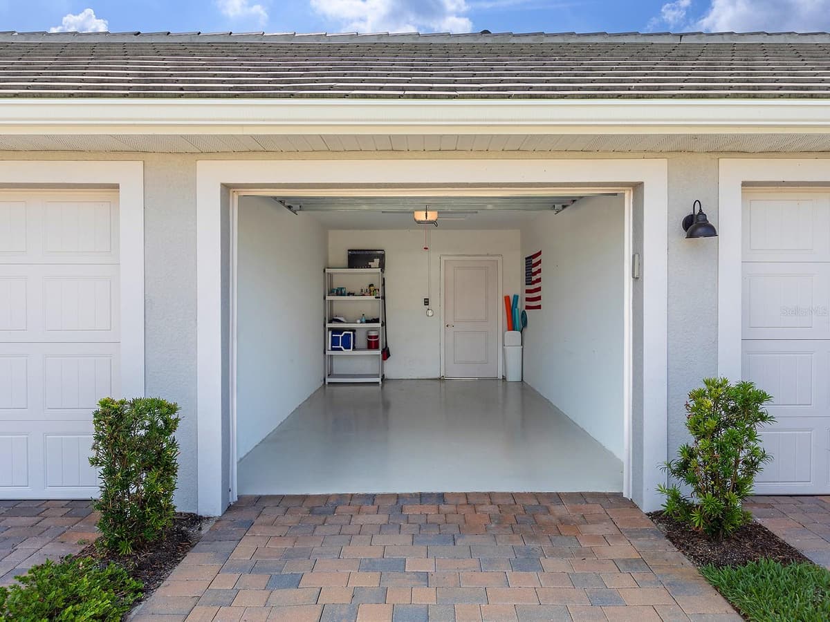 14214 HERITAGE LANDING BOULEVARD — photo 37 of 92