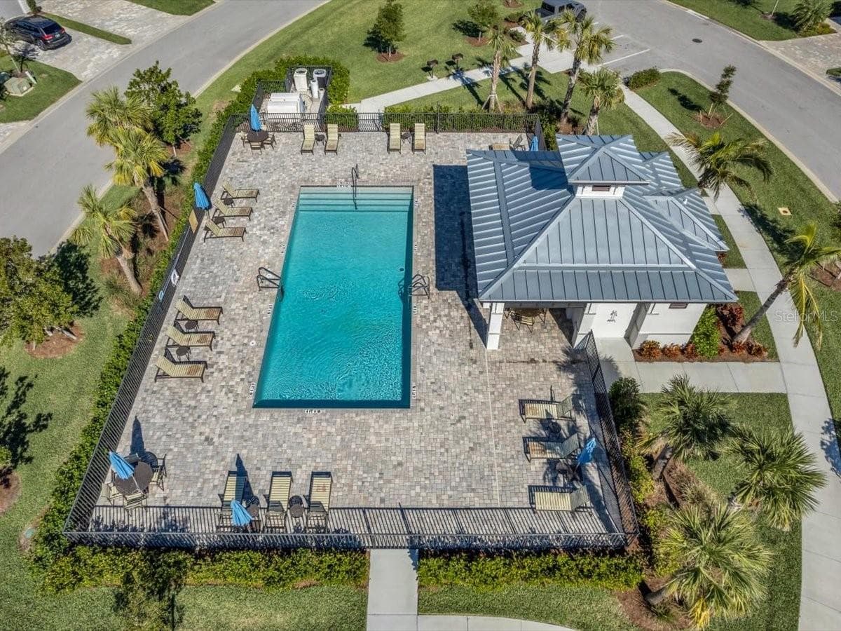 14214 HERITAGE LANDING BOULEVARD — photo 75 of 92