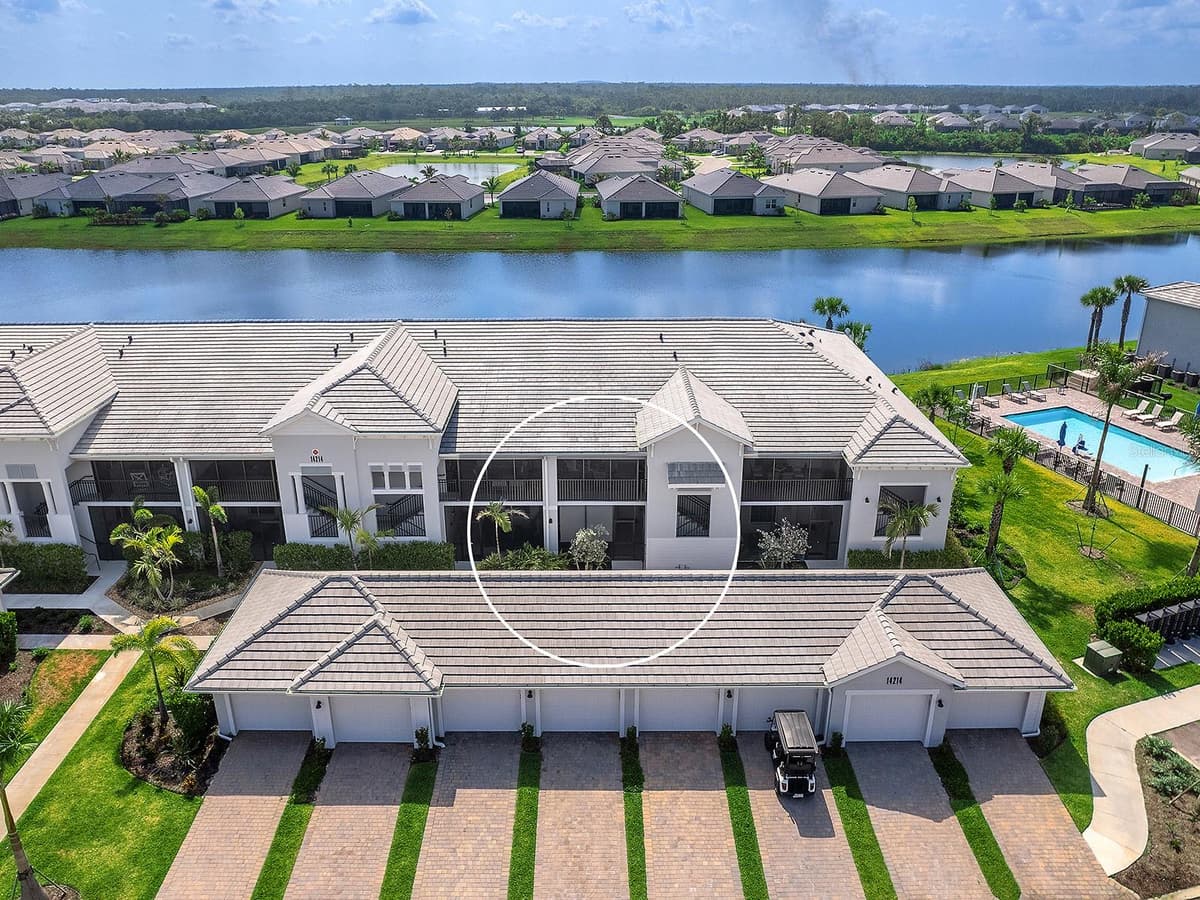 14214 HERITAGE LANDING BOULEVARD — photo 2 of 92