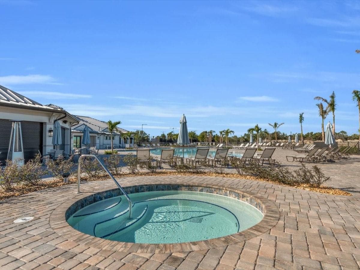 14214 HERITAGE LANDING BOULEVARD — photo 73 of 92
