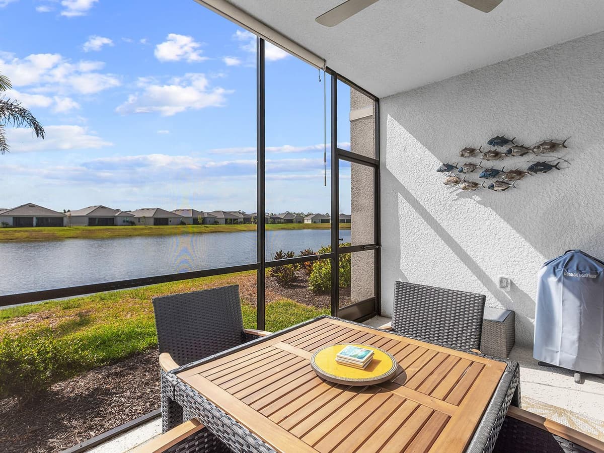 14214 HERITAGE LANDING BOULEVARD — photo 36 of 92