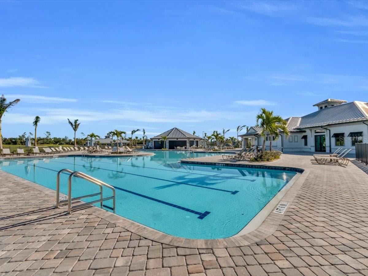 14214 HERITAGE LANDING BOULEVARD — photo 72 of 92