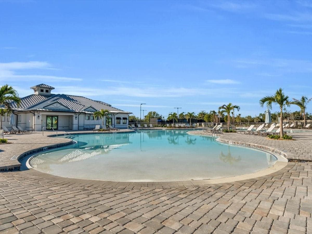 14214 HERITAGE LANDING BOULEVARD — photo 70 of 92
