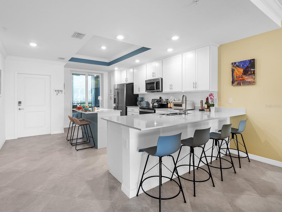 14214 HERITAGE LANDING BOULEVARD — photo 16 of 92