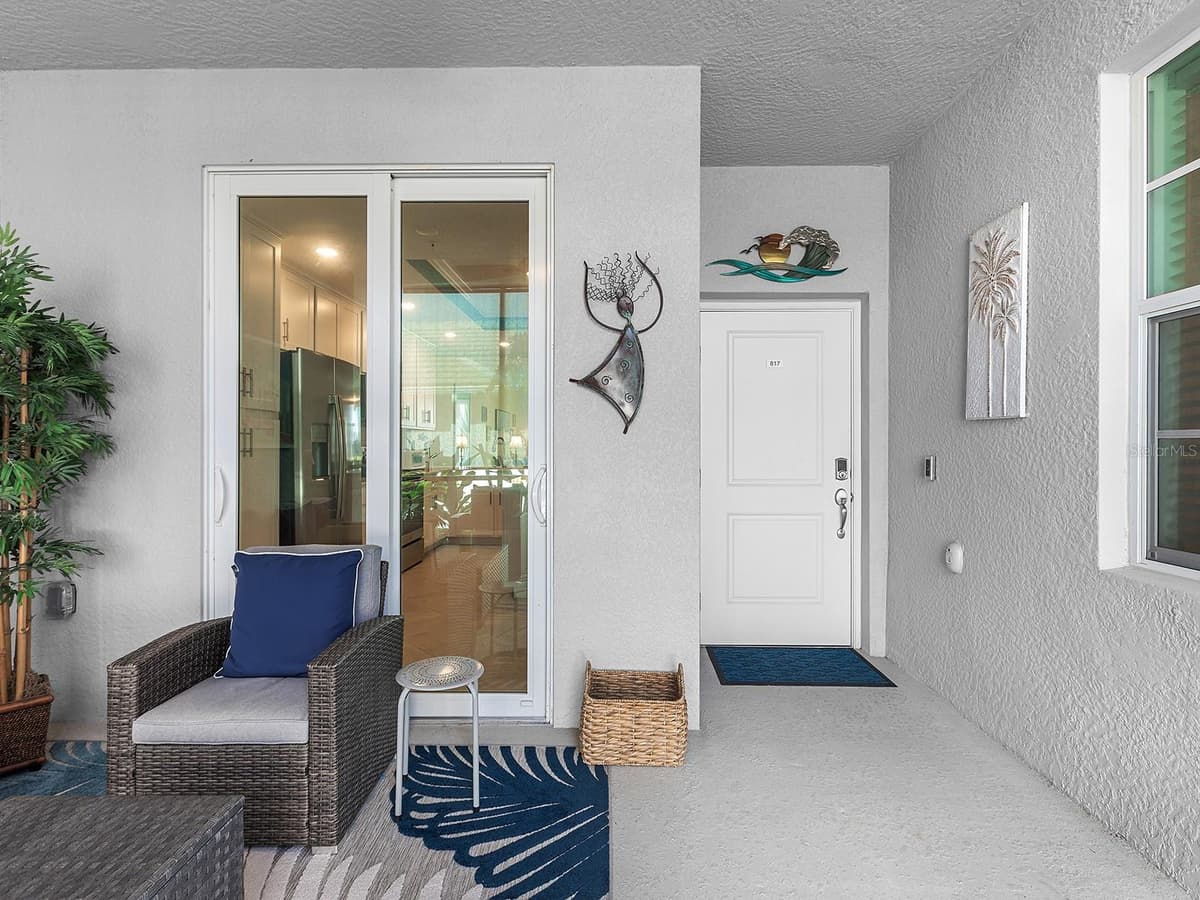 14214 HERITAGE LANDING BOULEVARD — photo 7 of 92