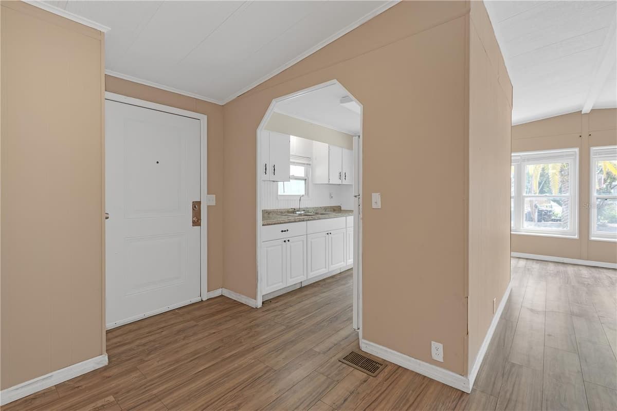 11309 LEISURE LANE — photo 9 of 34