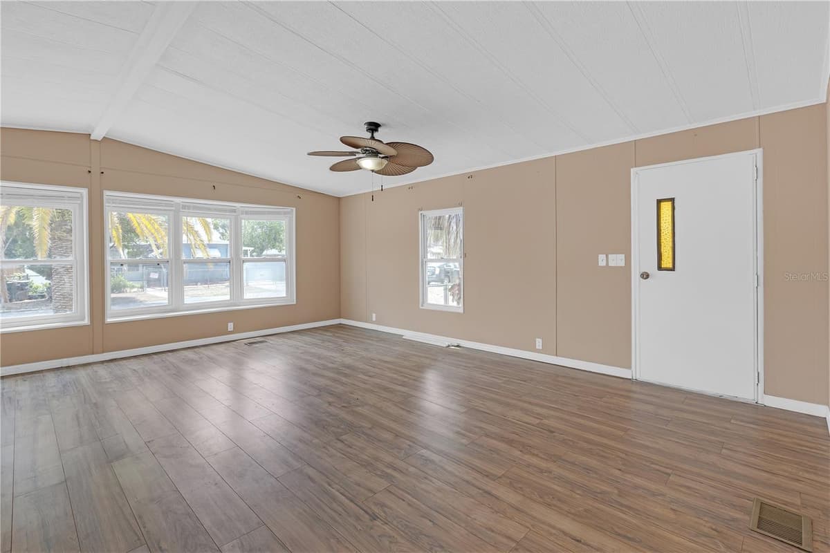 11309 LEISURE LANE — photo 10 of 34
