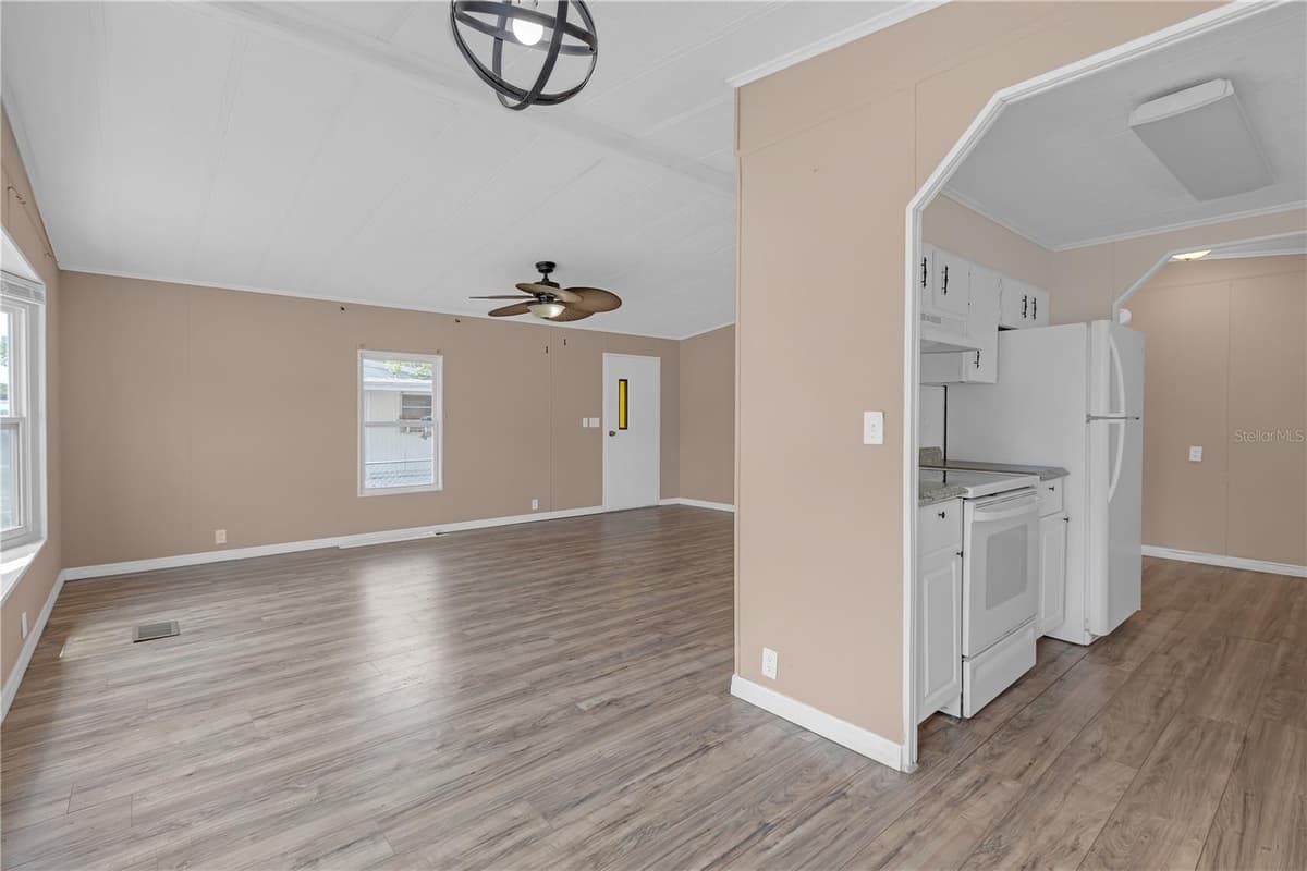 11309 LEISURE LANE — photo 15 of 34