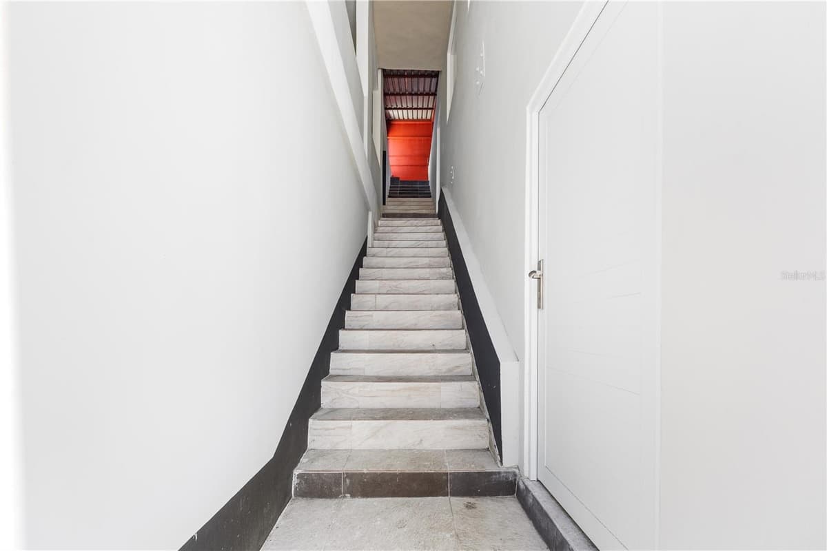 21 EDUARDO CONDE — photo 2 of 19