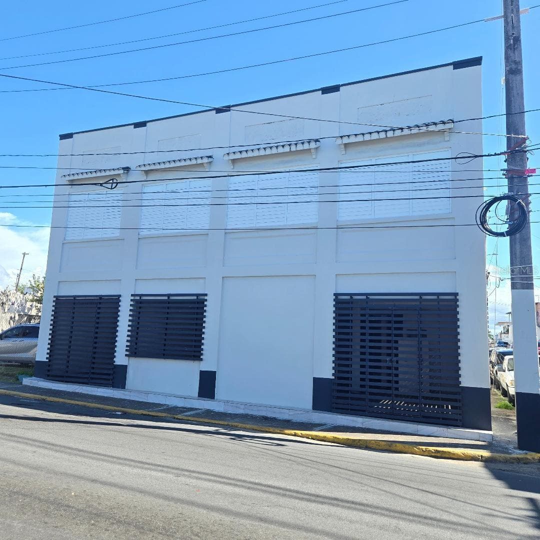 21 EDUARDO CONDE — photo 1 of 19