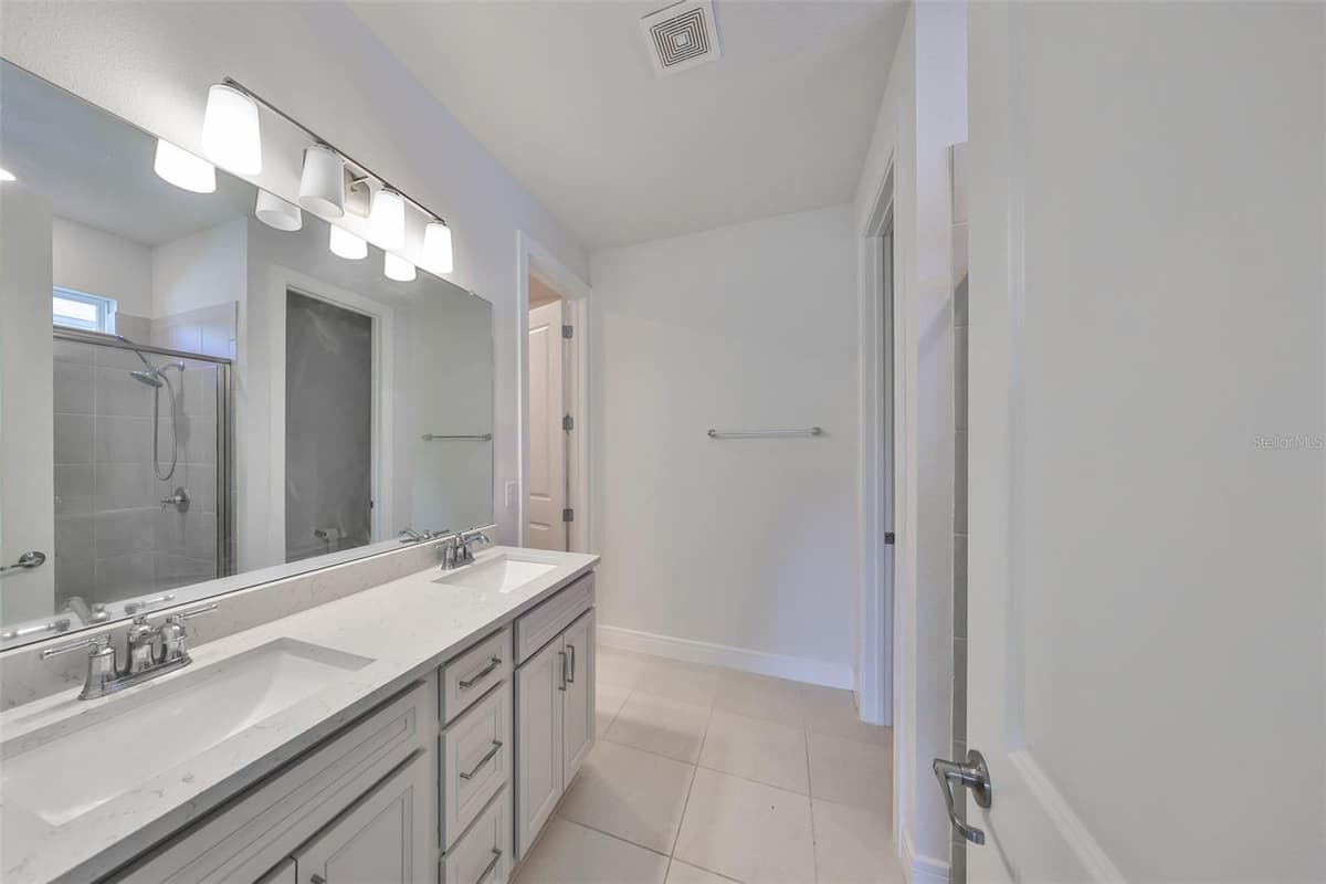 36959 HIGHLAND MEADOWS COURT — photo 29 of 37