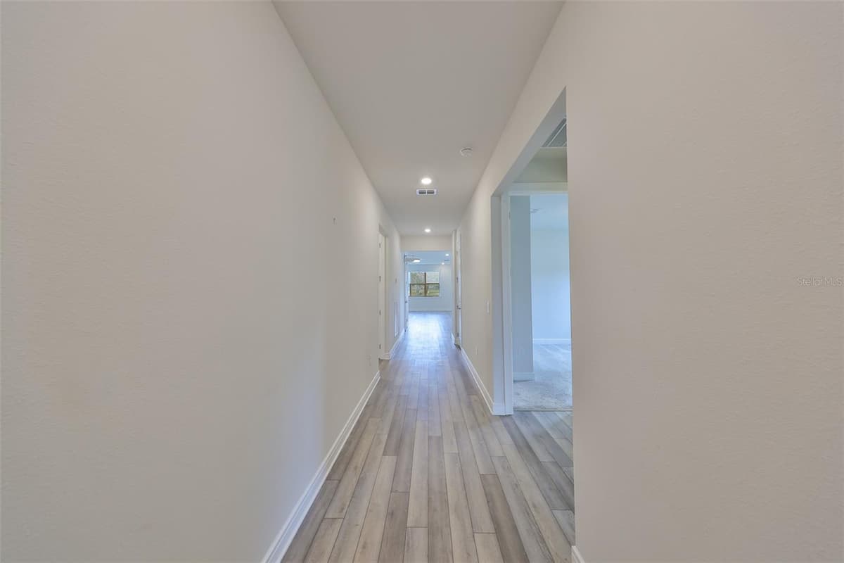 36959 HIGHLAND MEADOWS COURT — photo 3 of 37
