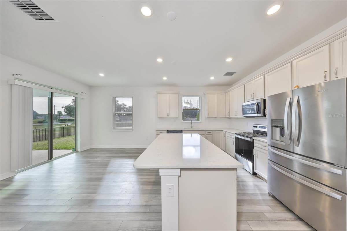 36959 HIGHLAND MEADOWS COURT — photo 16 of 37