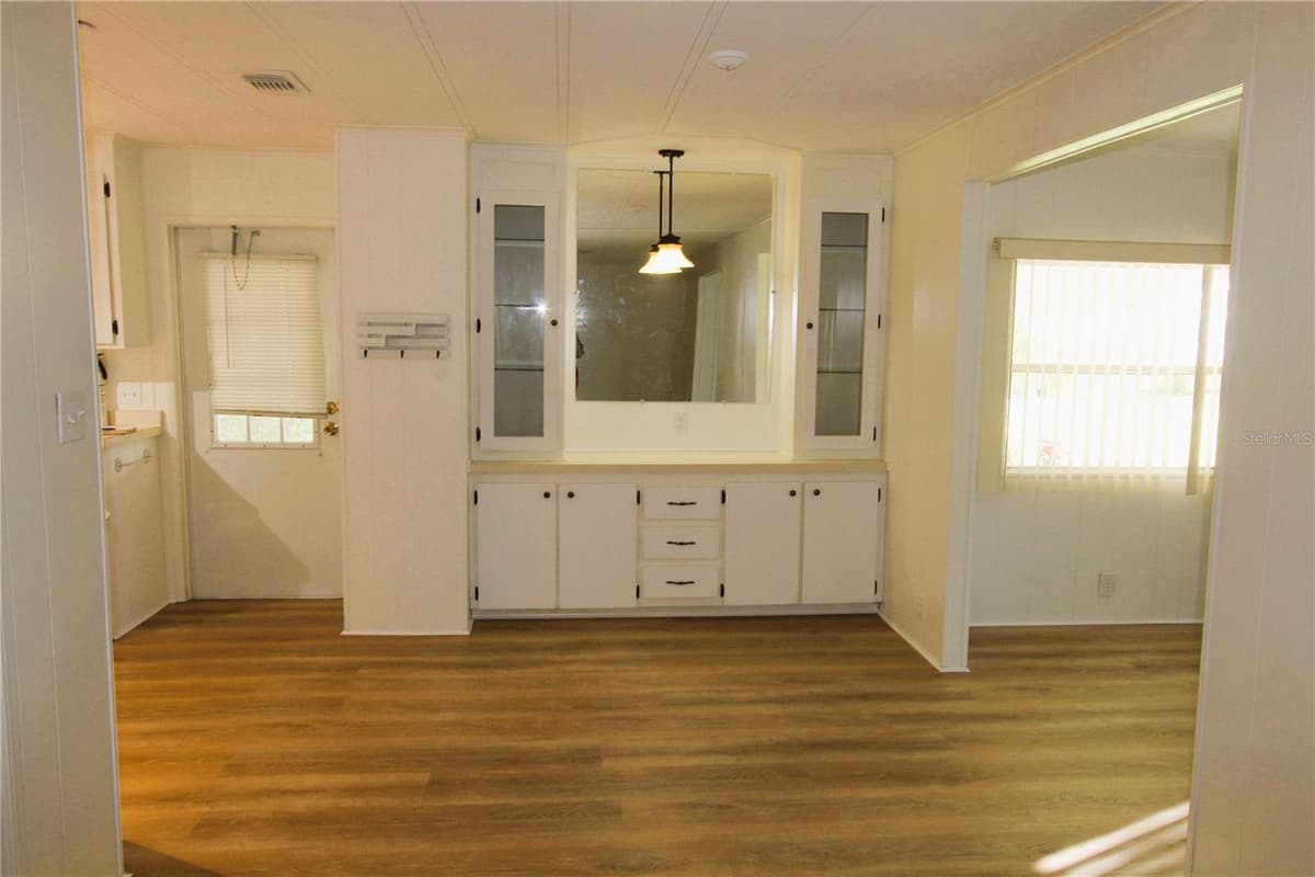 151 APACHE COURT — photo 6 of 41
