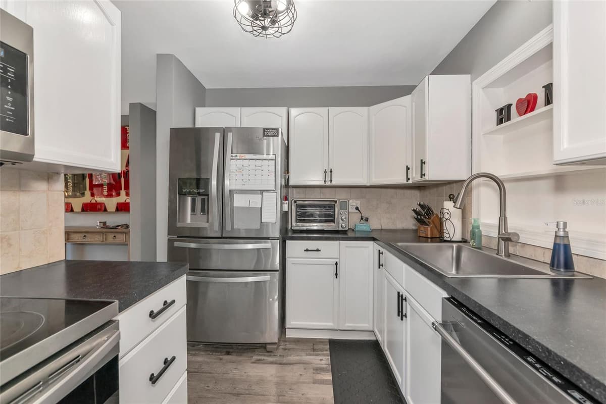 6511 GEORGIA AVENUE — photo 16 of 62