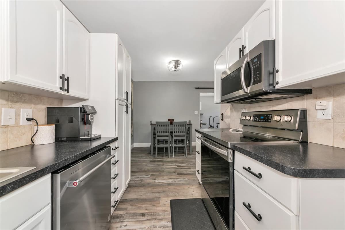 6511 GEORGIA AVENUE — photo 14 of 62