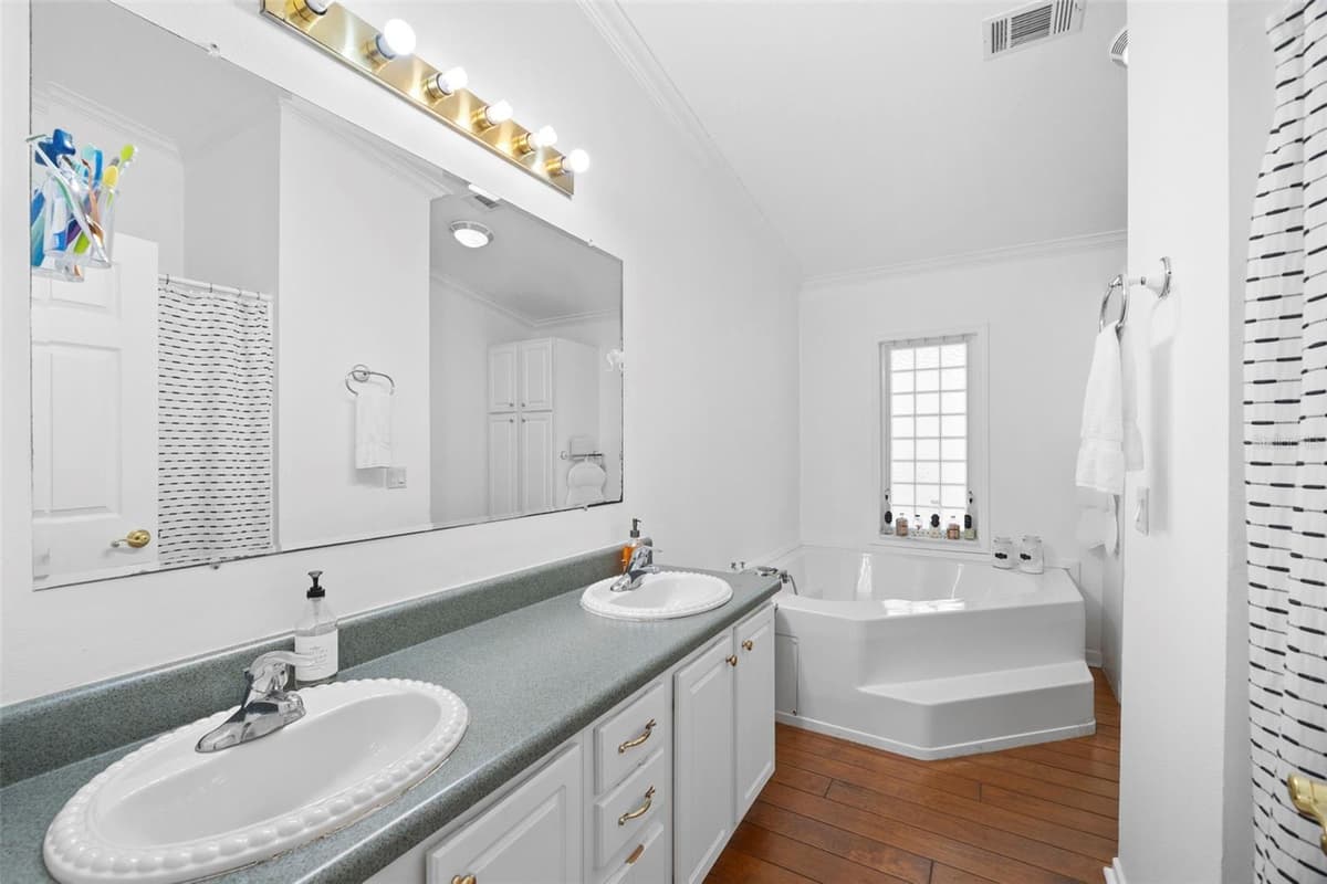13015 ELM STREET — photo 17 of 41