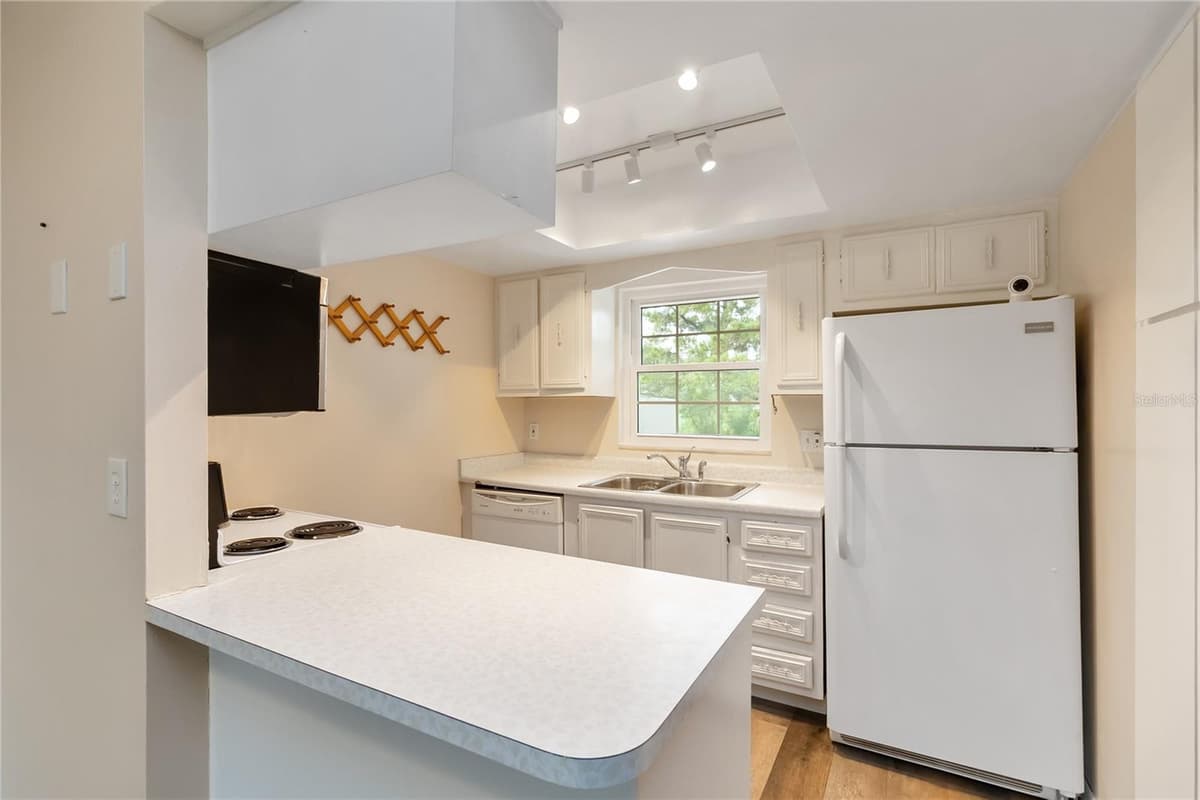 4722 KILT COURT — photo 11 of 42