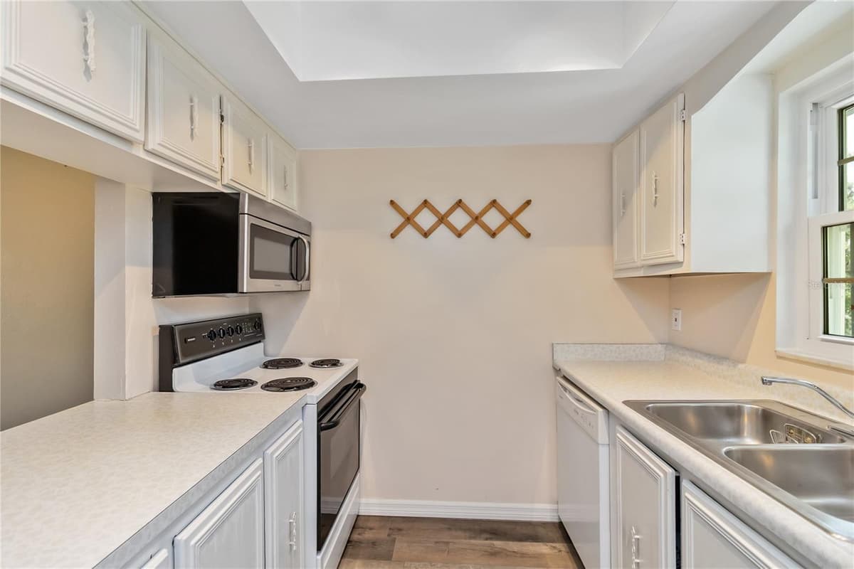 4722 KILT COURT — photo 13 of 42